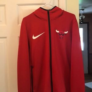 Chicago Bulls. Nike Therma Flex Hoodie.